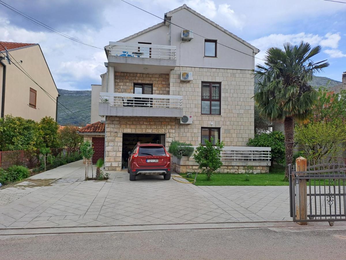 Apartmani Amira Требинє Екстер'єр фото